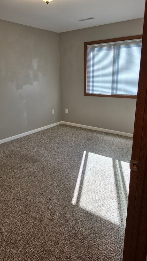 Reedsburg Apartment: ALEXANDER AVE
