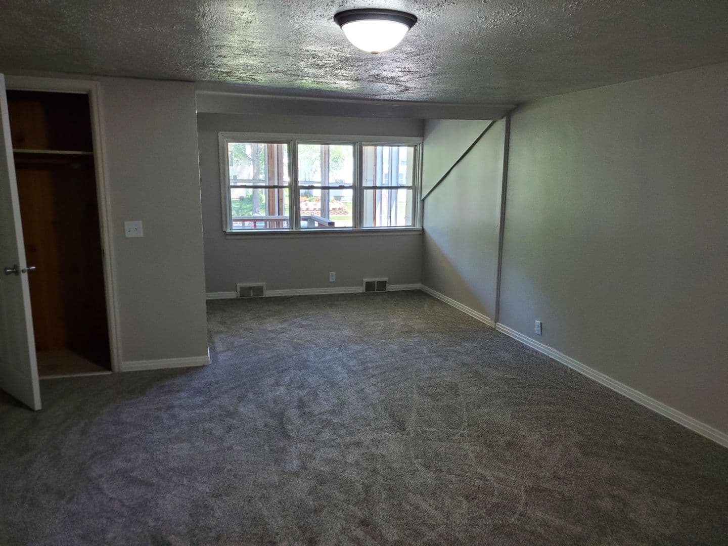 Baraboo Apartment: 400 7th Street