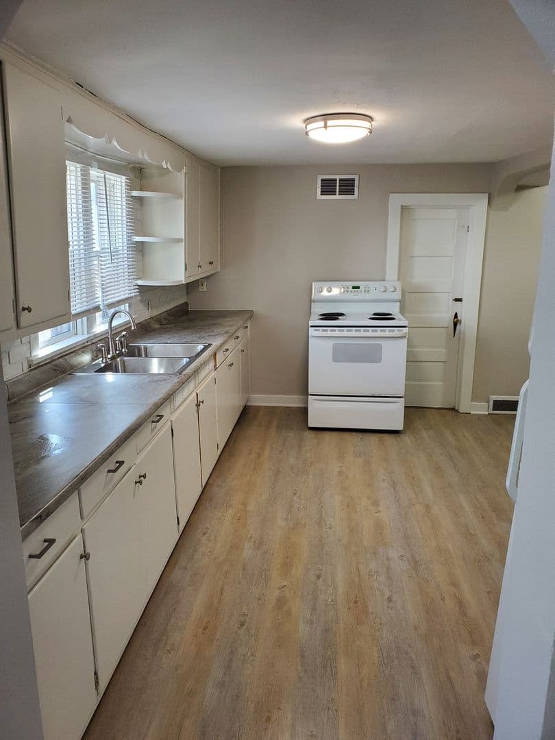 Baraboo Apartment: 400 7th Street