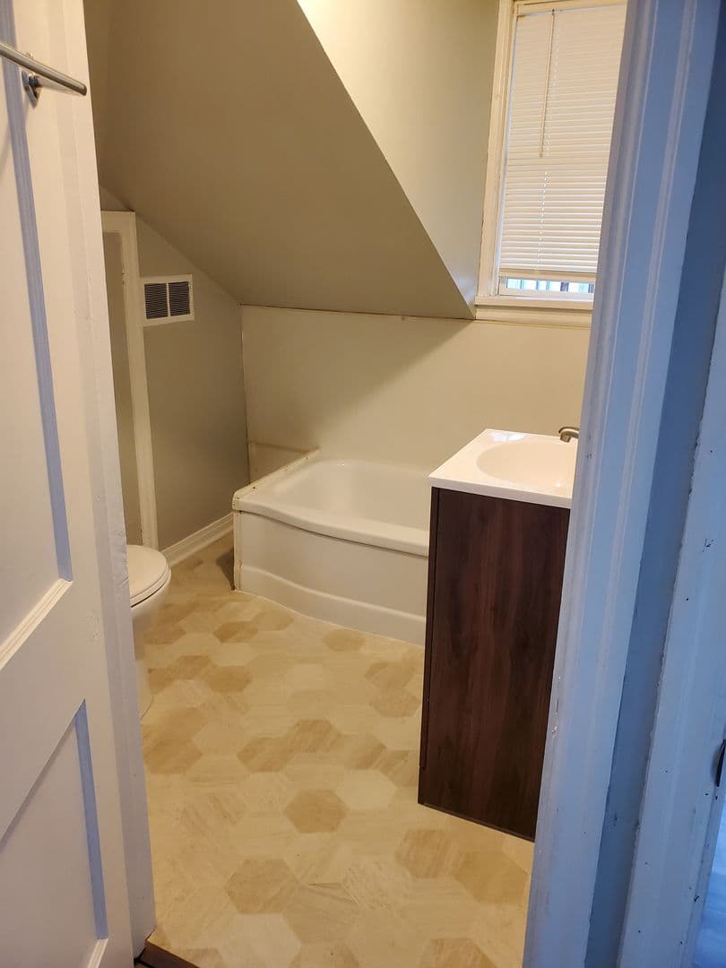 Baraboo Apartment: 400 7th Street