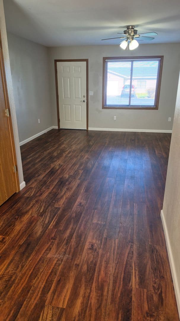 Reedsburg Apartment: ALEXANDER AVE