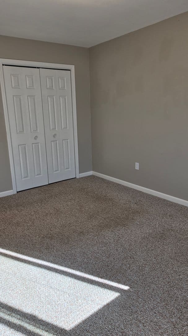 Reedsburg Apartment: ALEXANDER AVE