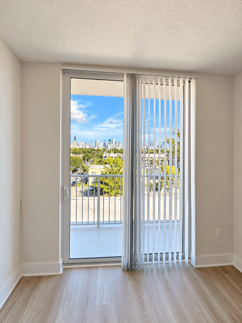 Miami Apartment: 401 SW 17th Ave