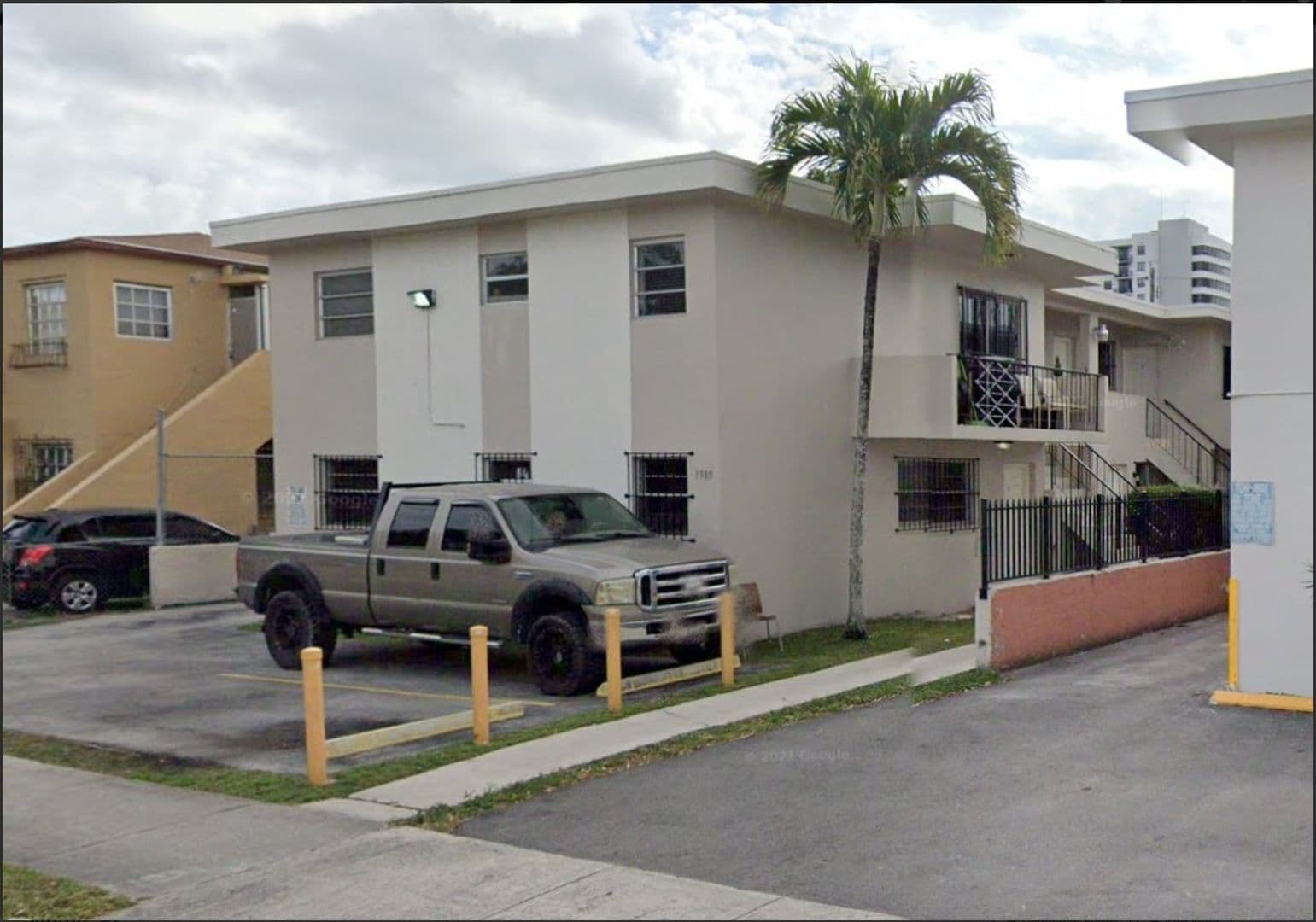 Miami Apartment: 1980 SW 6 St
