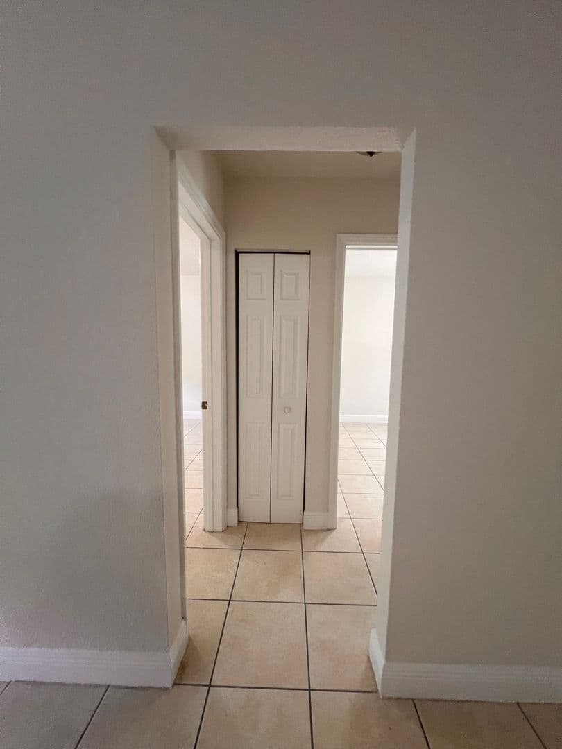 Coral Gables Apartment: Menores Ave