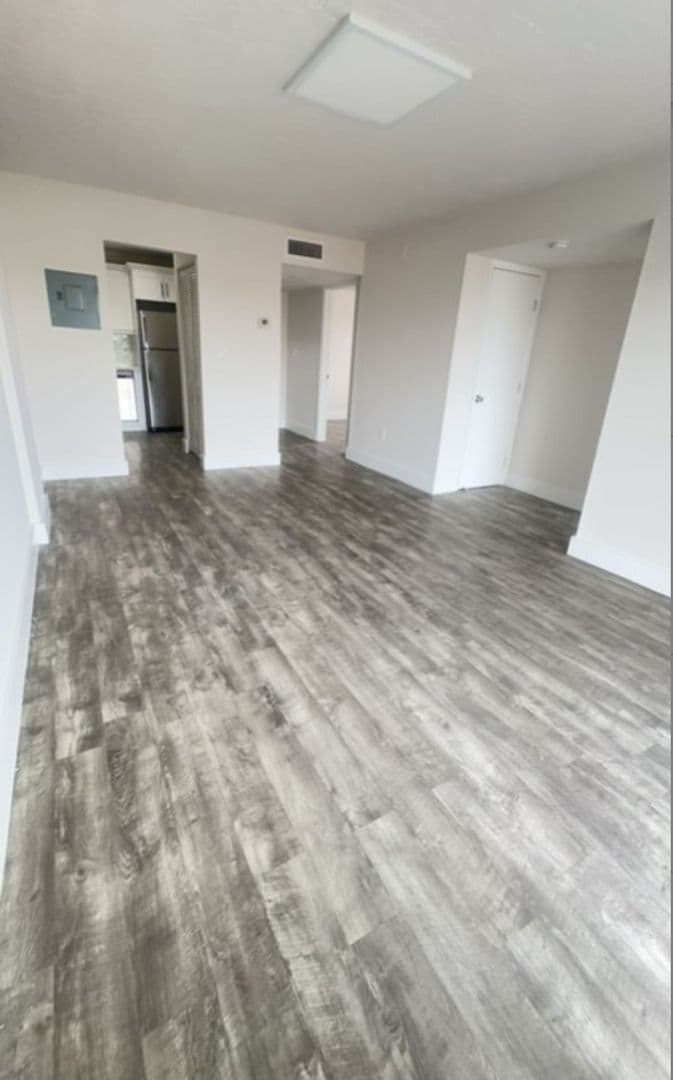 Miami Apartment: 220 SW 17 Ct