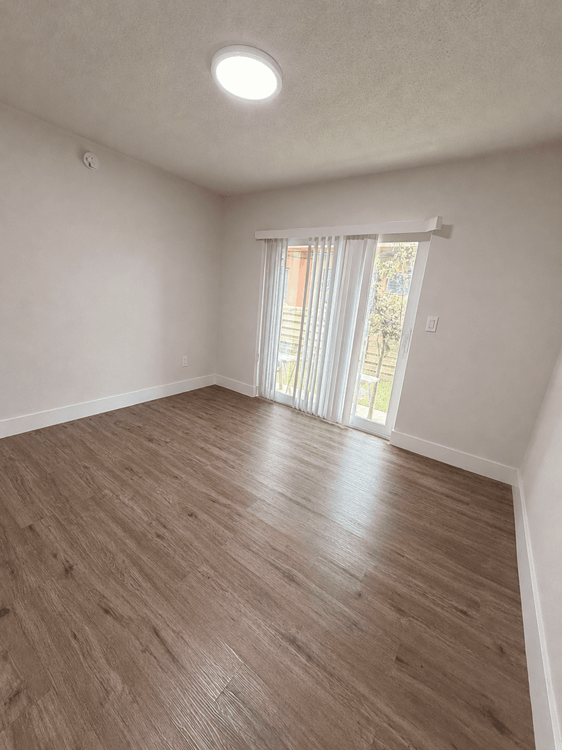 Miami Apartment: 2999 W. Flagler St.