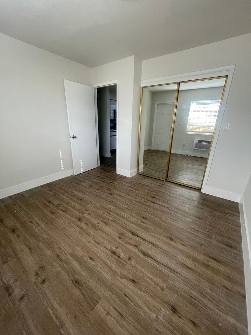 Miami Apartment: 3050 West Flagler ST