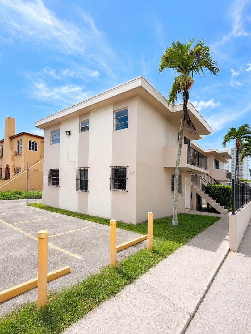 Miami Apartment: 1980 SW 6 St