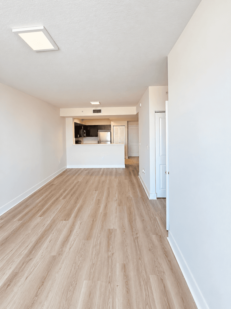 Miami Apartment: 401 SW 17th Ave
