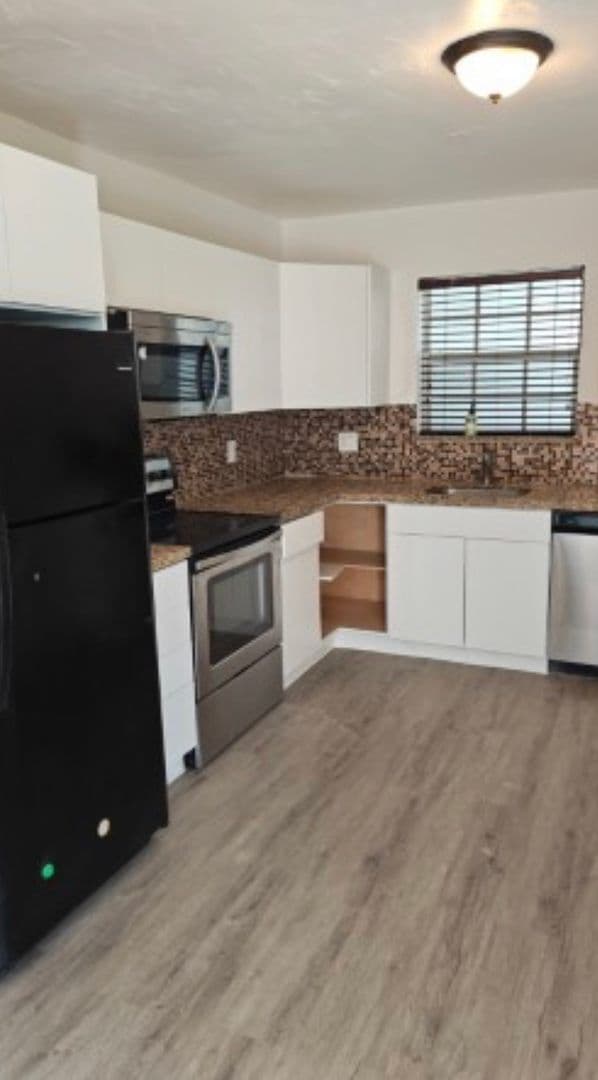 Miami Apartment: 3270 West Trade Ave