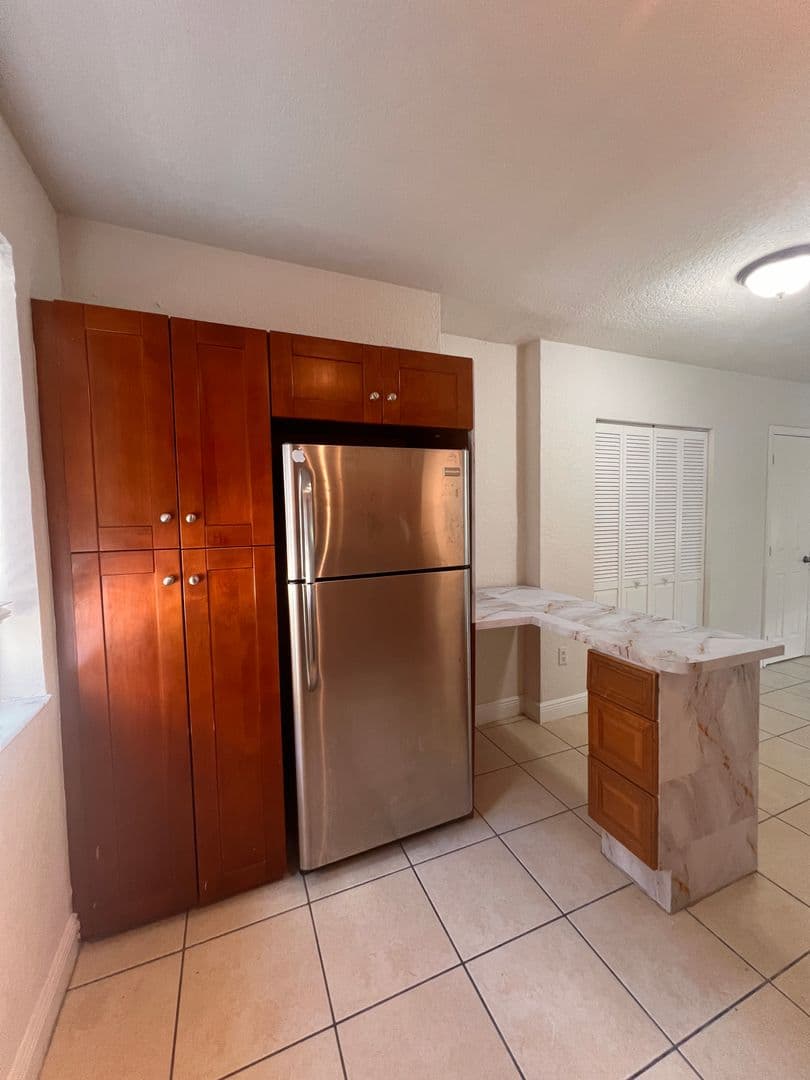 Coral Gables Apartment: Menores Ave
