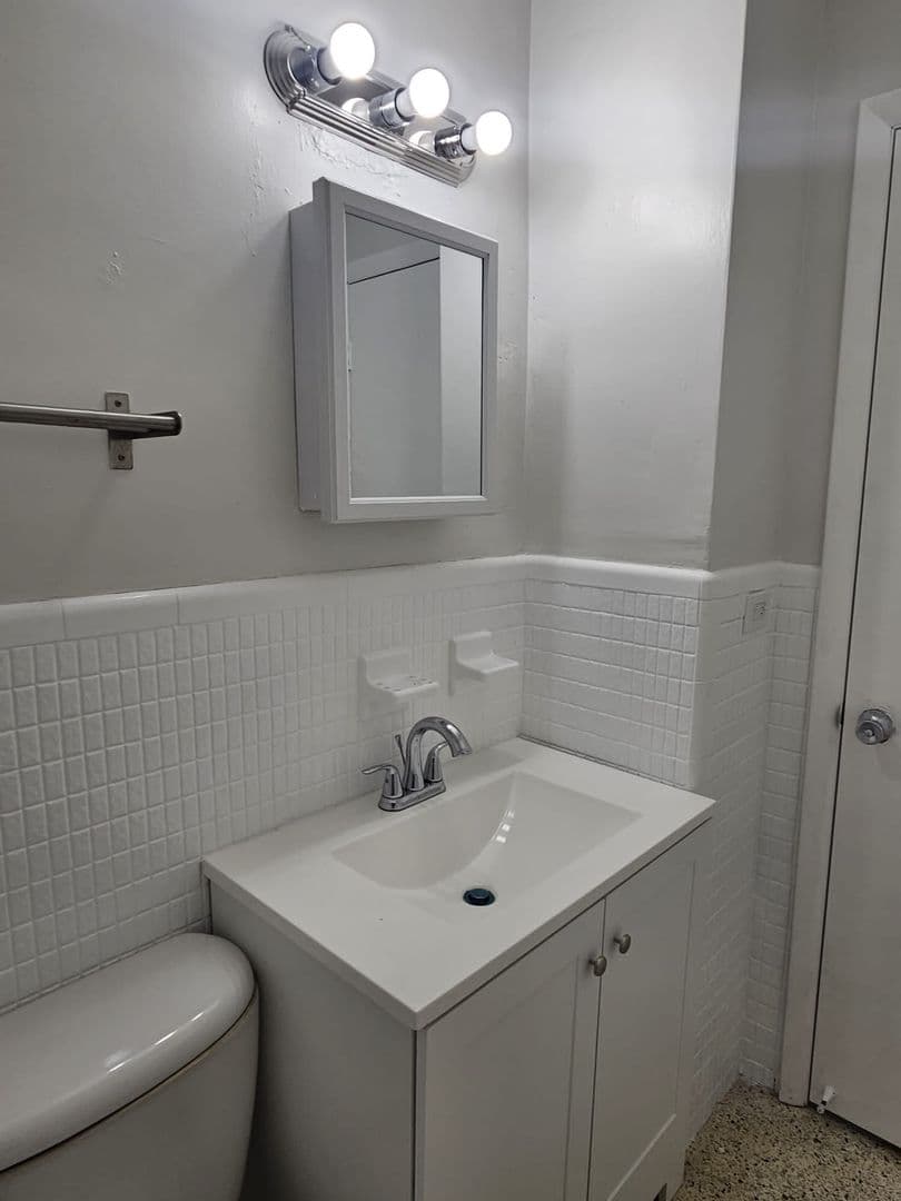 Miami Apartment: 2999 W. Flagler St.