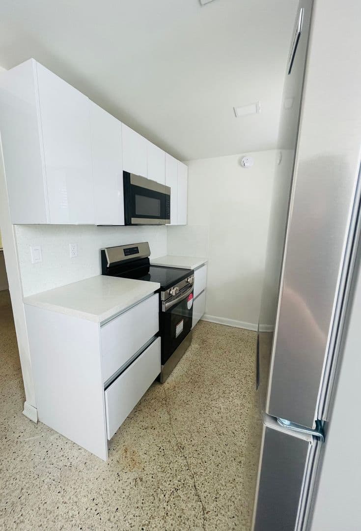 Miami Apartment: 2999 W. Flagler St.