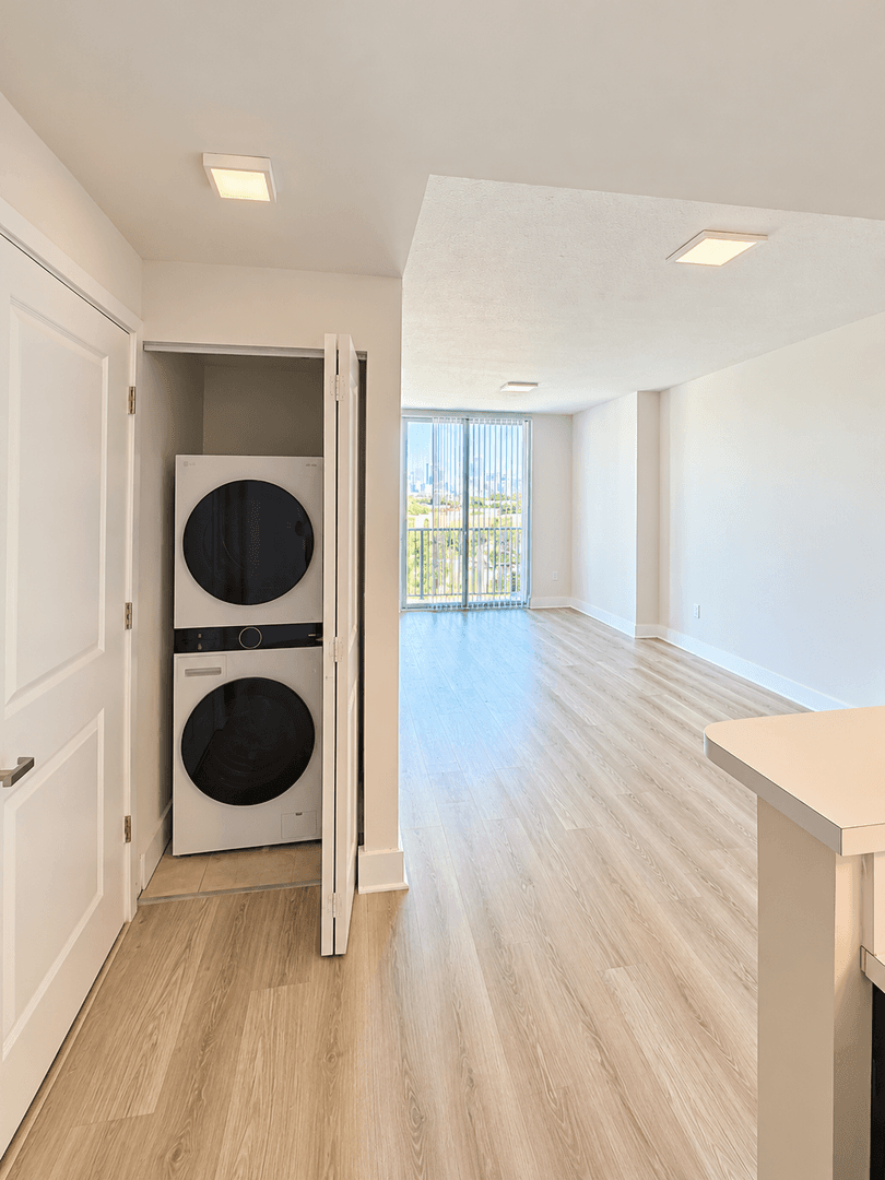 Miami Apartment: 401 SW 17th Ave