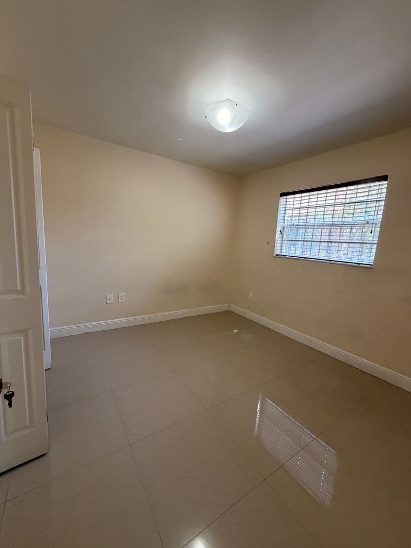 Miami Apartment: 1980 SW 6 St
