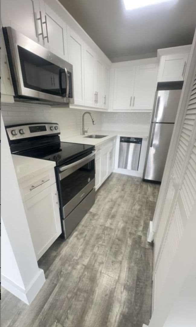 Miami Apartment: 220 SW 17 Ct