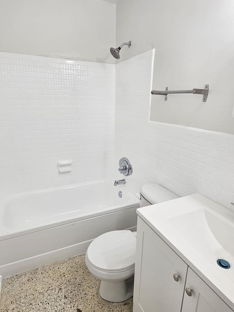 Miami Apartment: 2999 W. Flagler St.