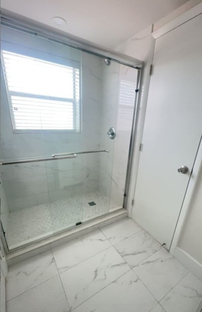 Miami Apartment: 220 SW 17 Ct