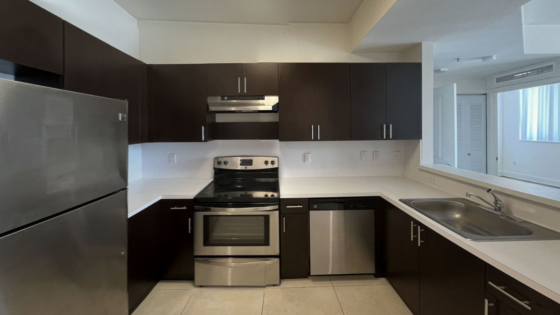 Miami Apartment: 401 SW 17th Ave