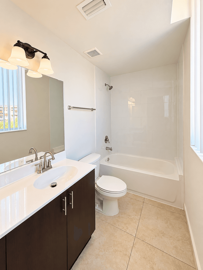 Miami Apartment: 401 SW 17th Ave