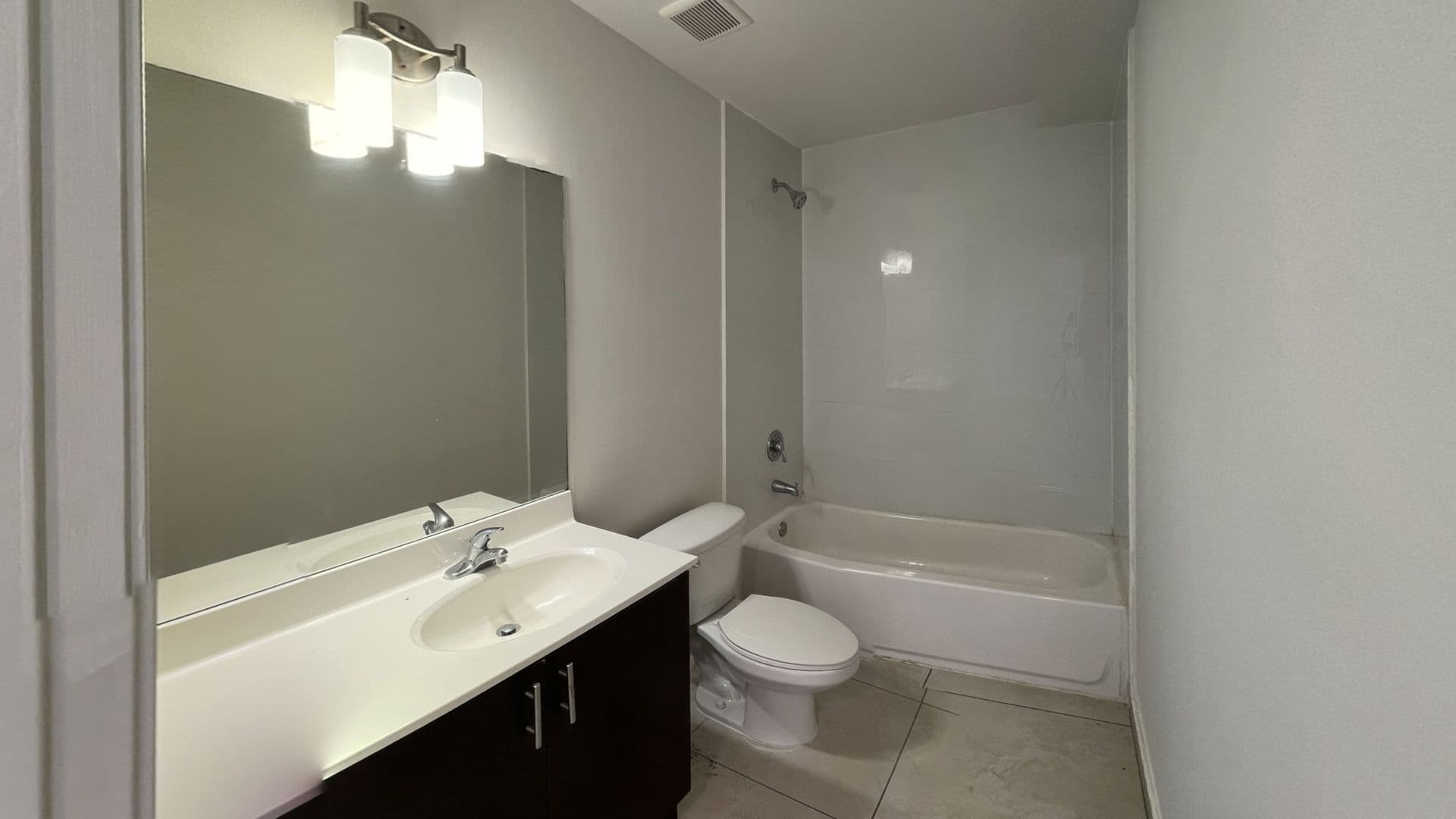 Miami Apartment: 401 SW 17th Ave