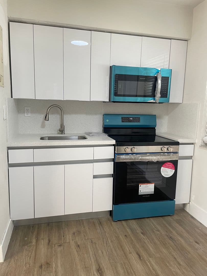 Miami Apartment: 3050 West Flagler ST