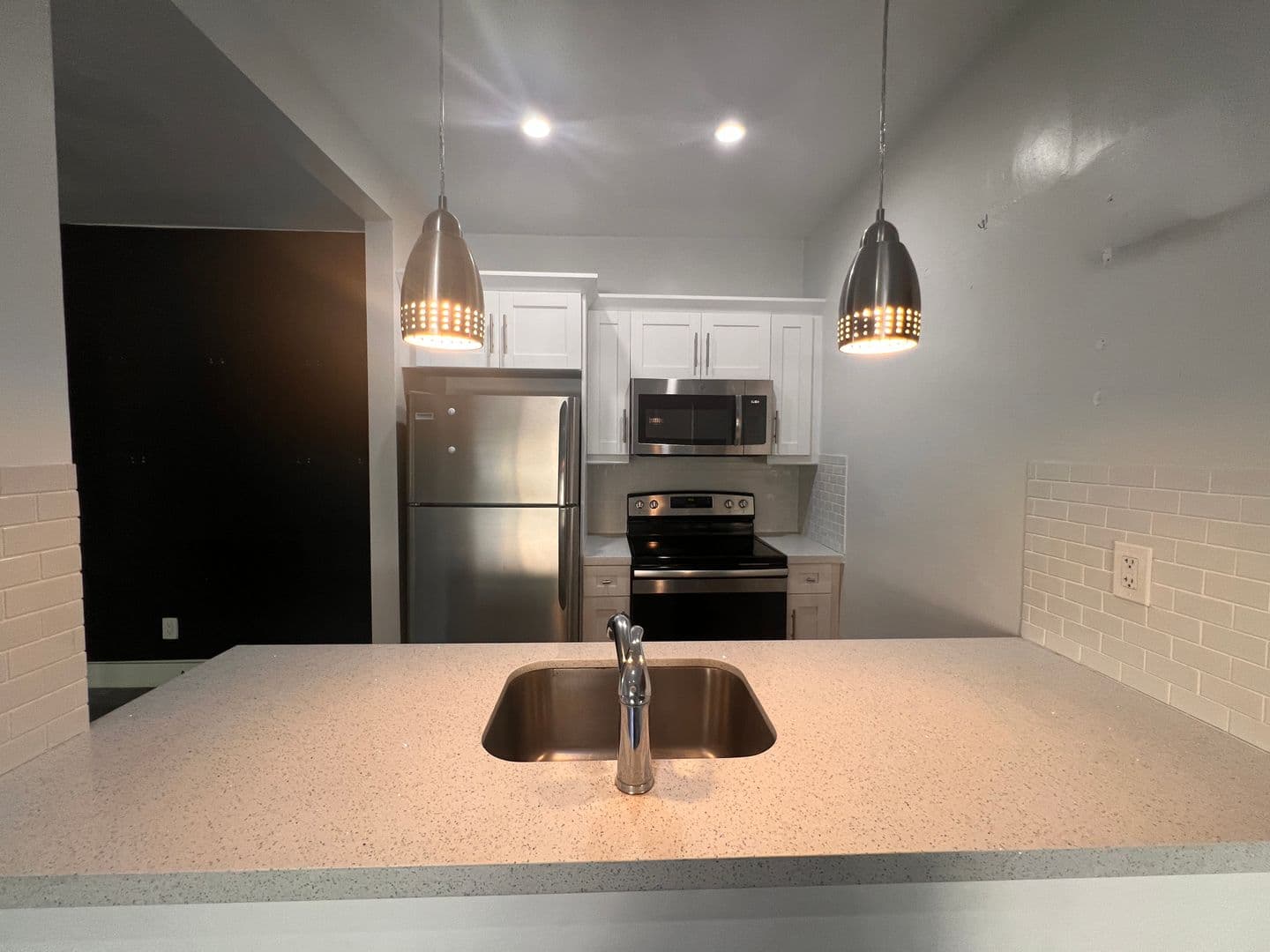 Coconut Grove Apartment: 3201 Aviation ave
