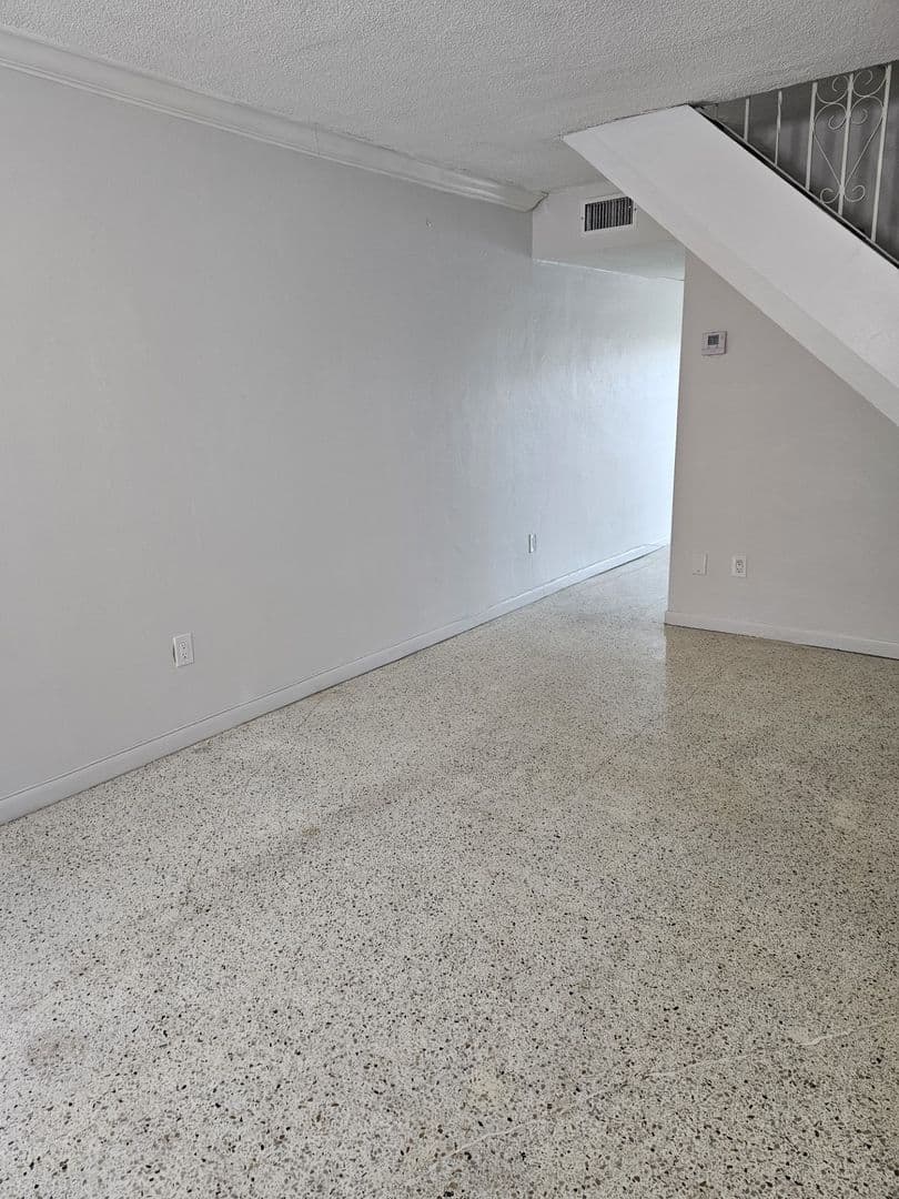 Miami Apartment: 2999 W. Flagler St.