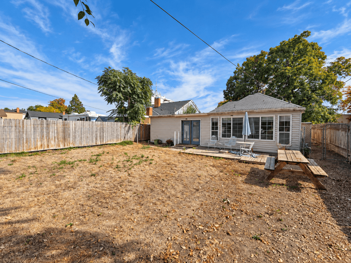 Nampa House: 707 11th Ave S