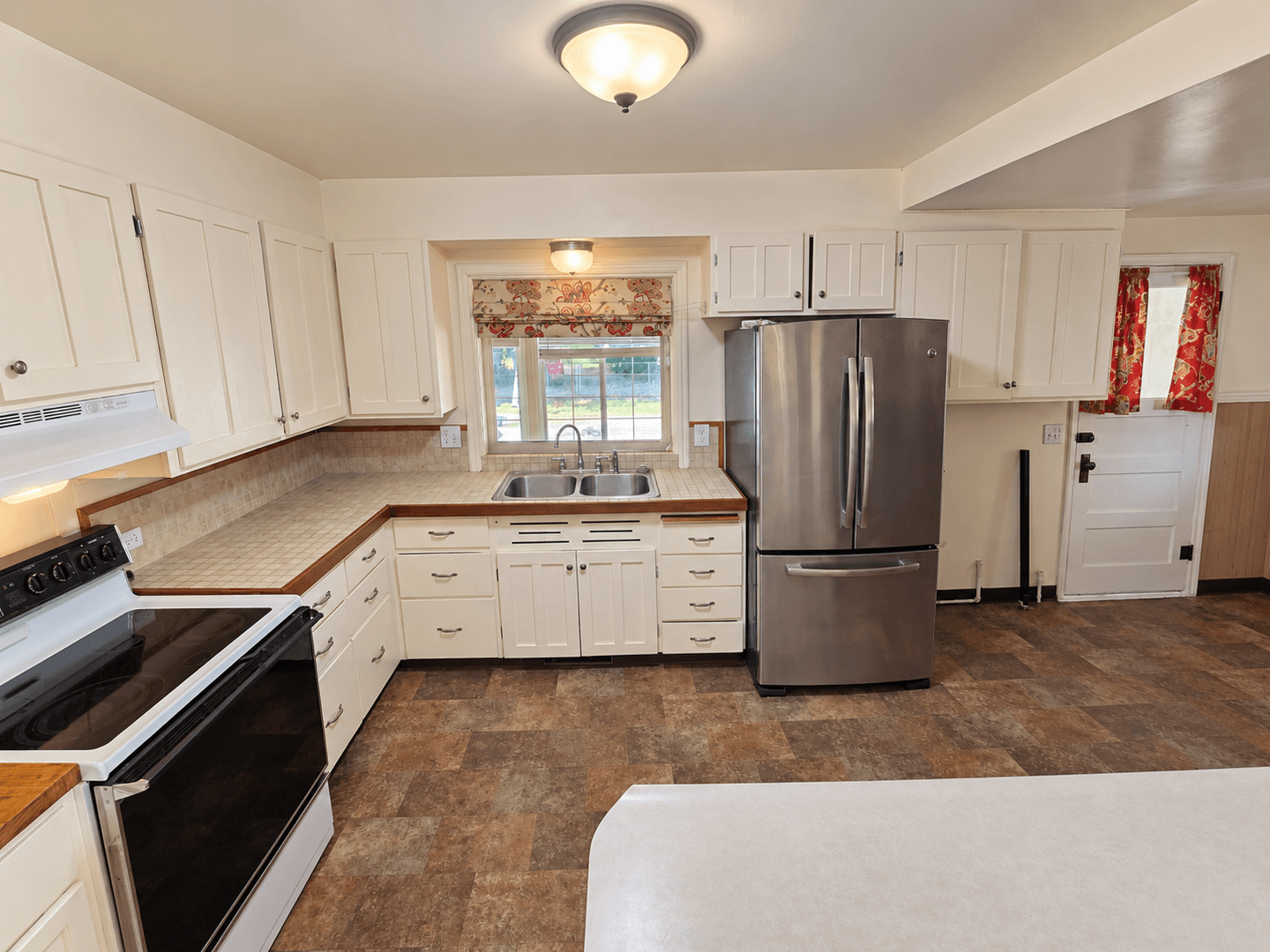 Nampa House: 707 11th Ave S