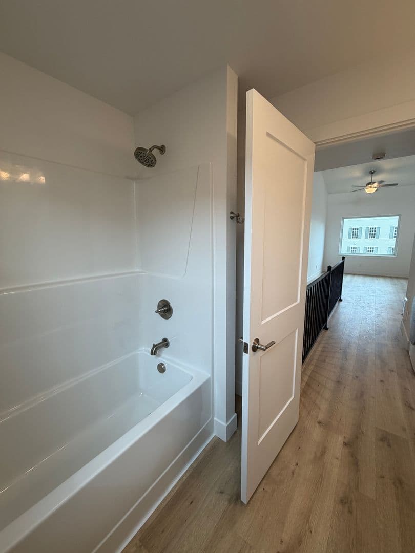 Moscow Apartment: 420 S Almon St