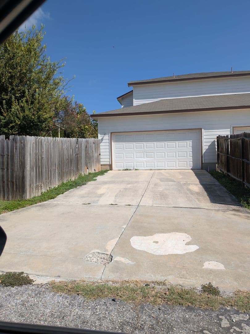 San Antonio Townhome: 5826 Grandwood Dr