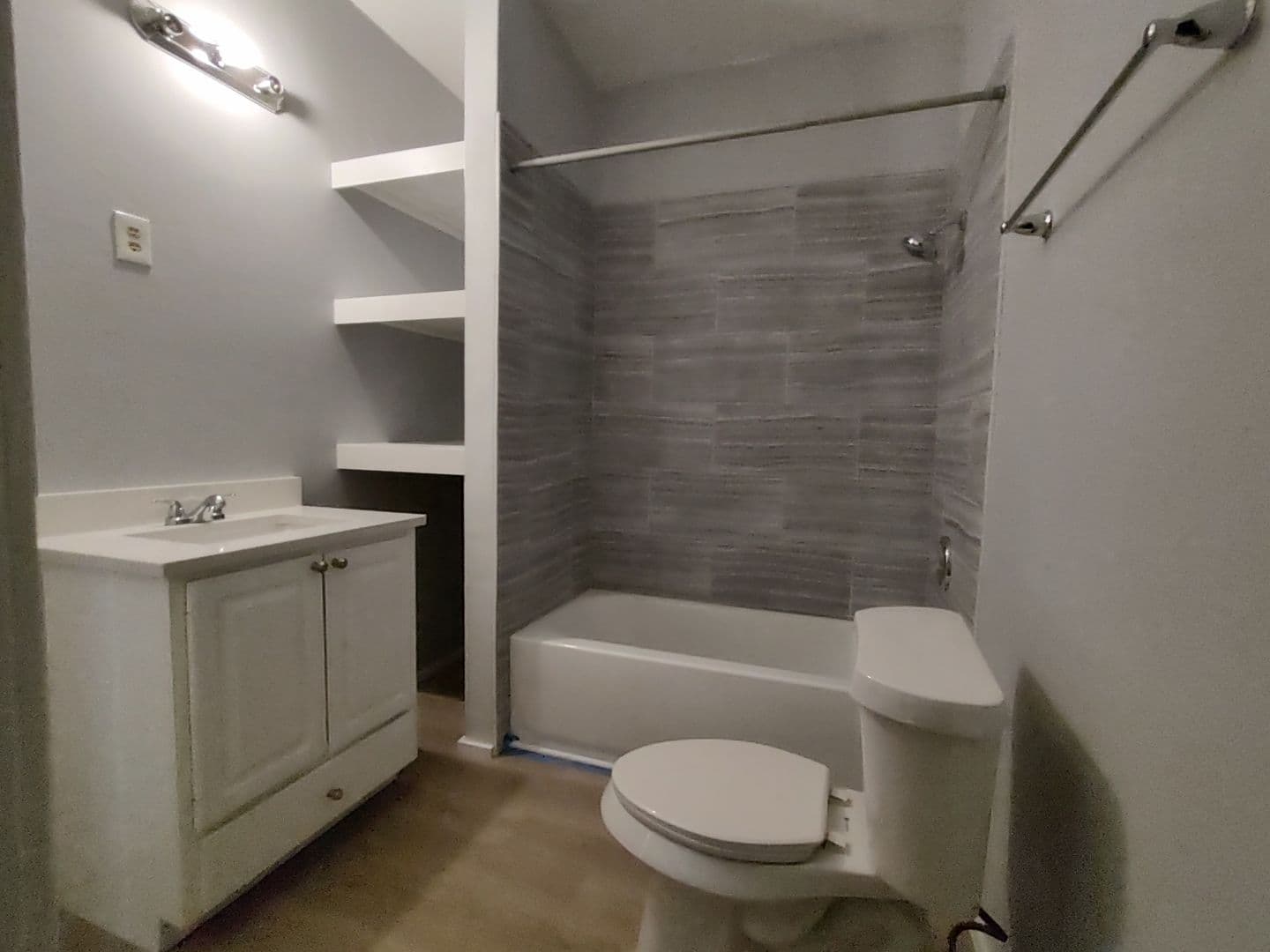 San Antonio House: 826 W Russell Pl
