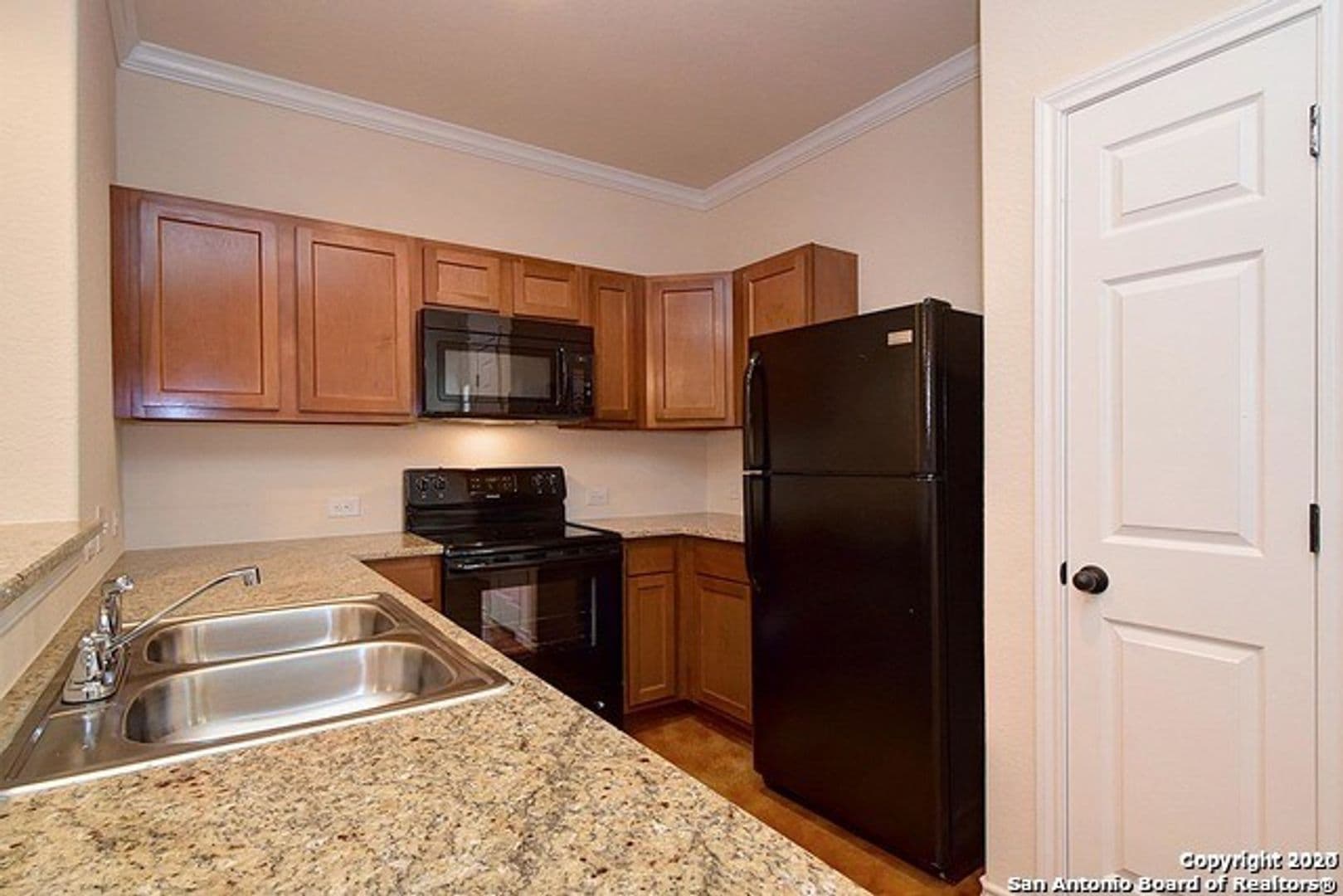 Selma Townhome: 16837 Showdown Path #3