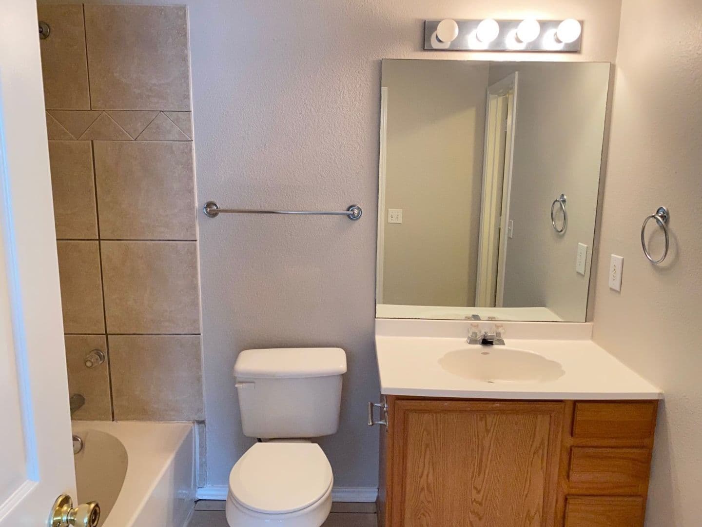 New Braunfels House: 3008 Pine Valley