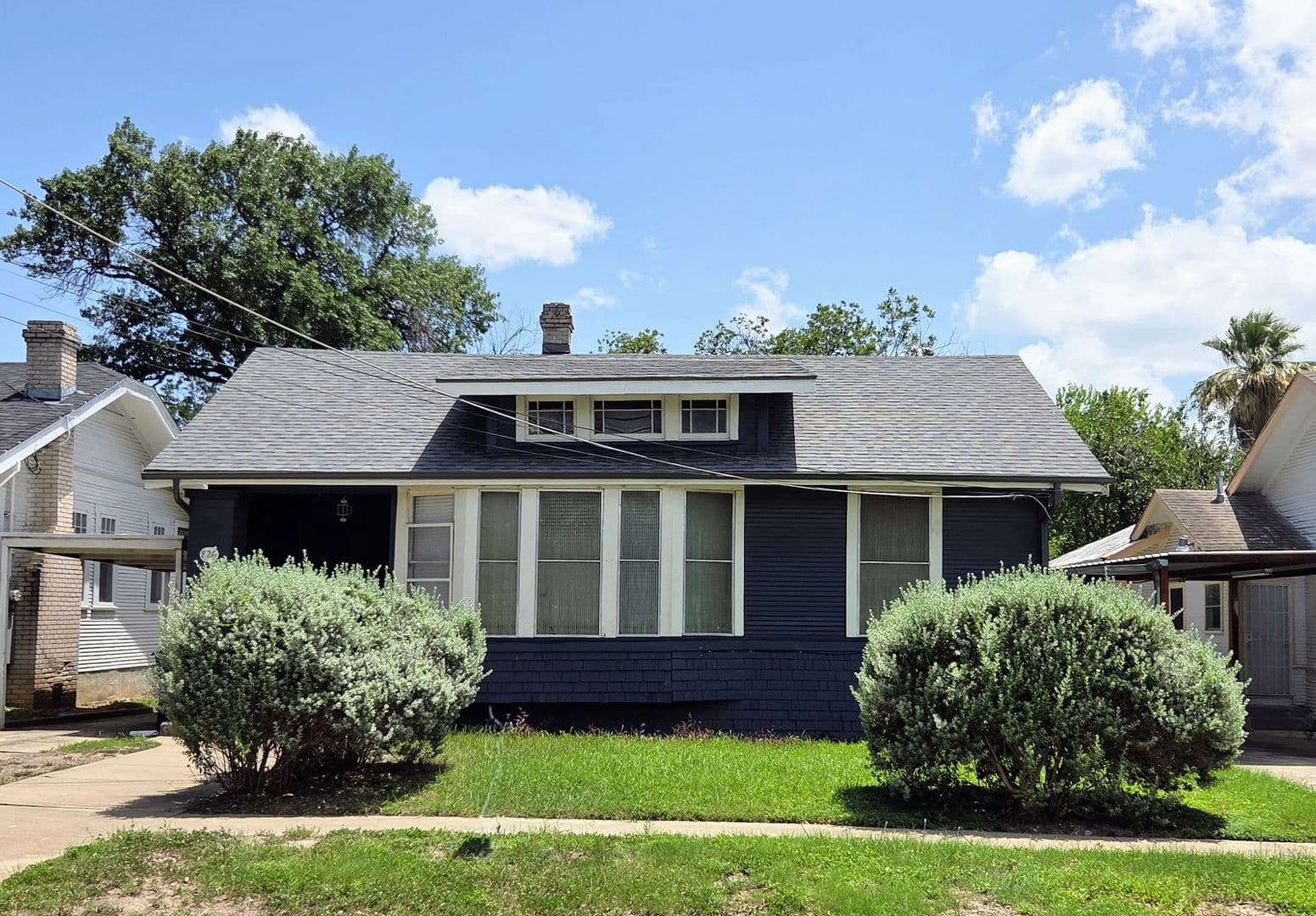 San Antonio House: 826 W Russell Pl