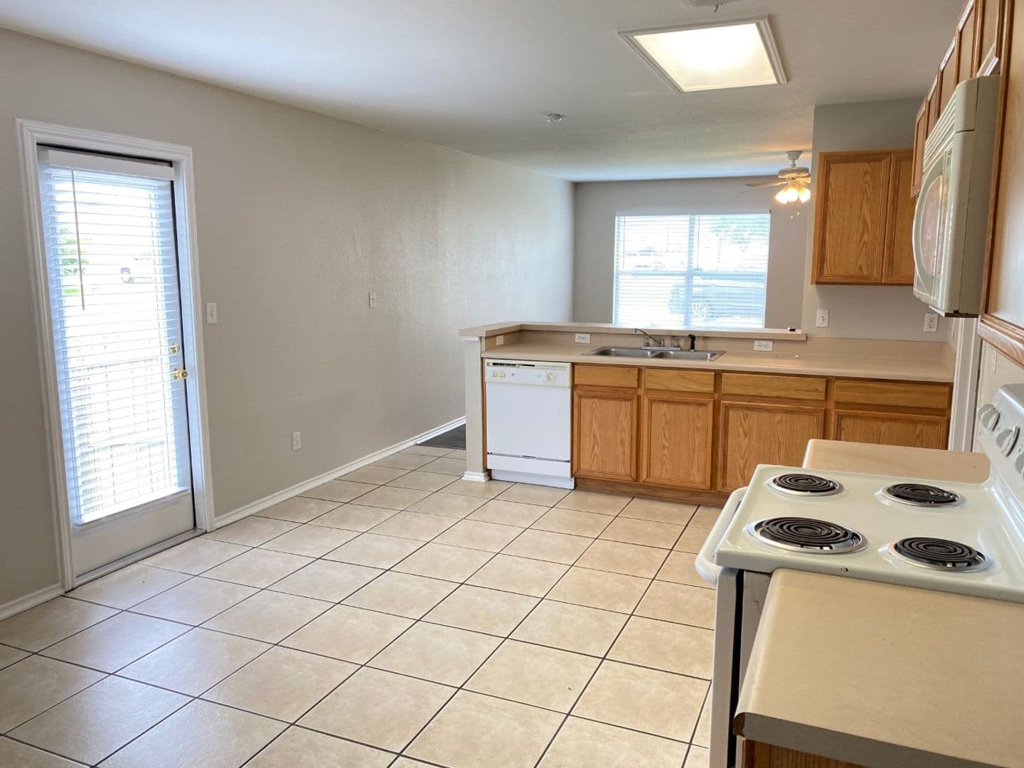 New Braunfels House: 3008 Pine Valley