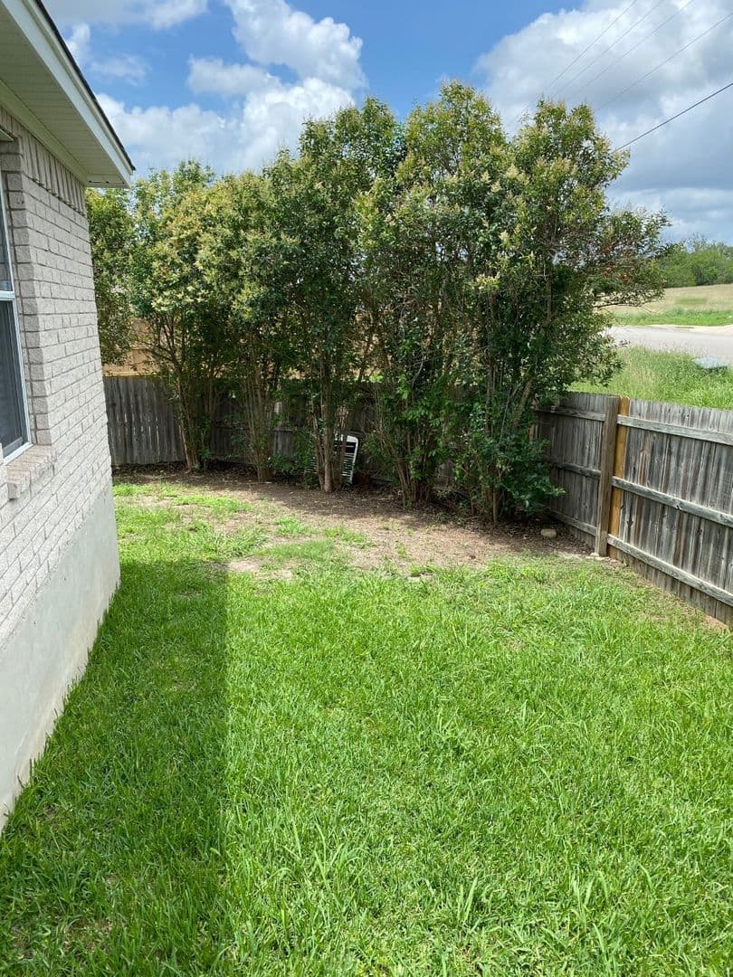 New Braunfels House: 3008 Pine Valley