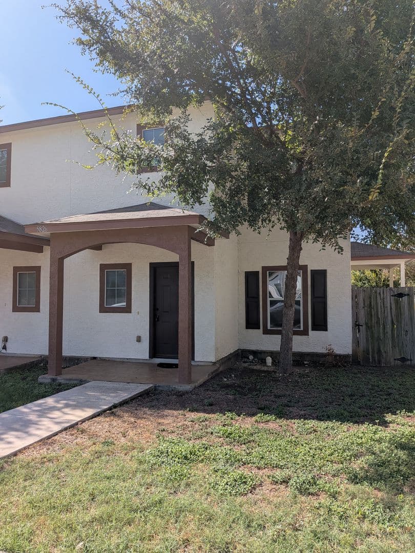 San Antonio Townhome: 5826 Grandwood Dr