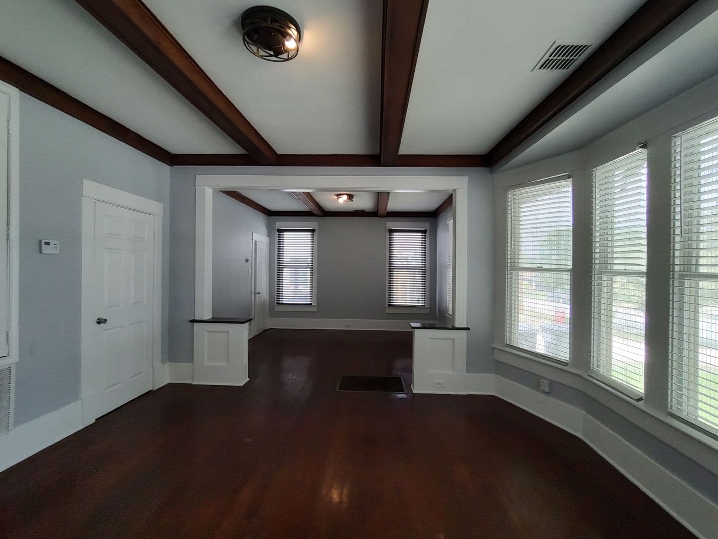 San Antonio House: 826 W Russell Pl