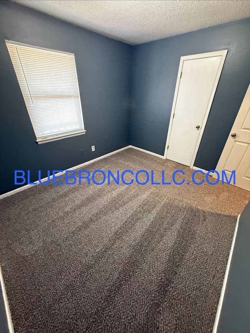 Raymore Townhome: 206 Sky Vue Dr. - C
