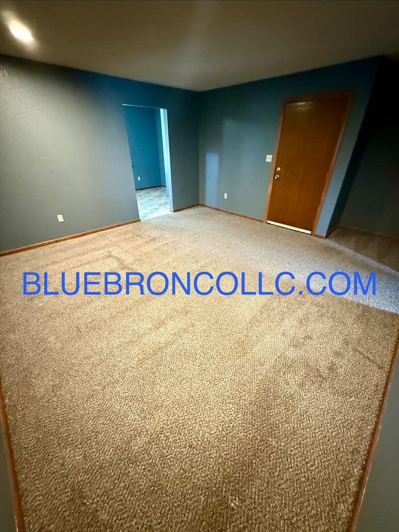 Blue Springs Apartment: 159 NW Vesper St