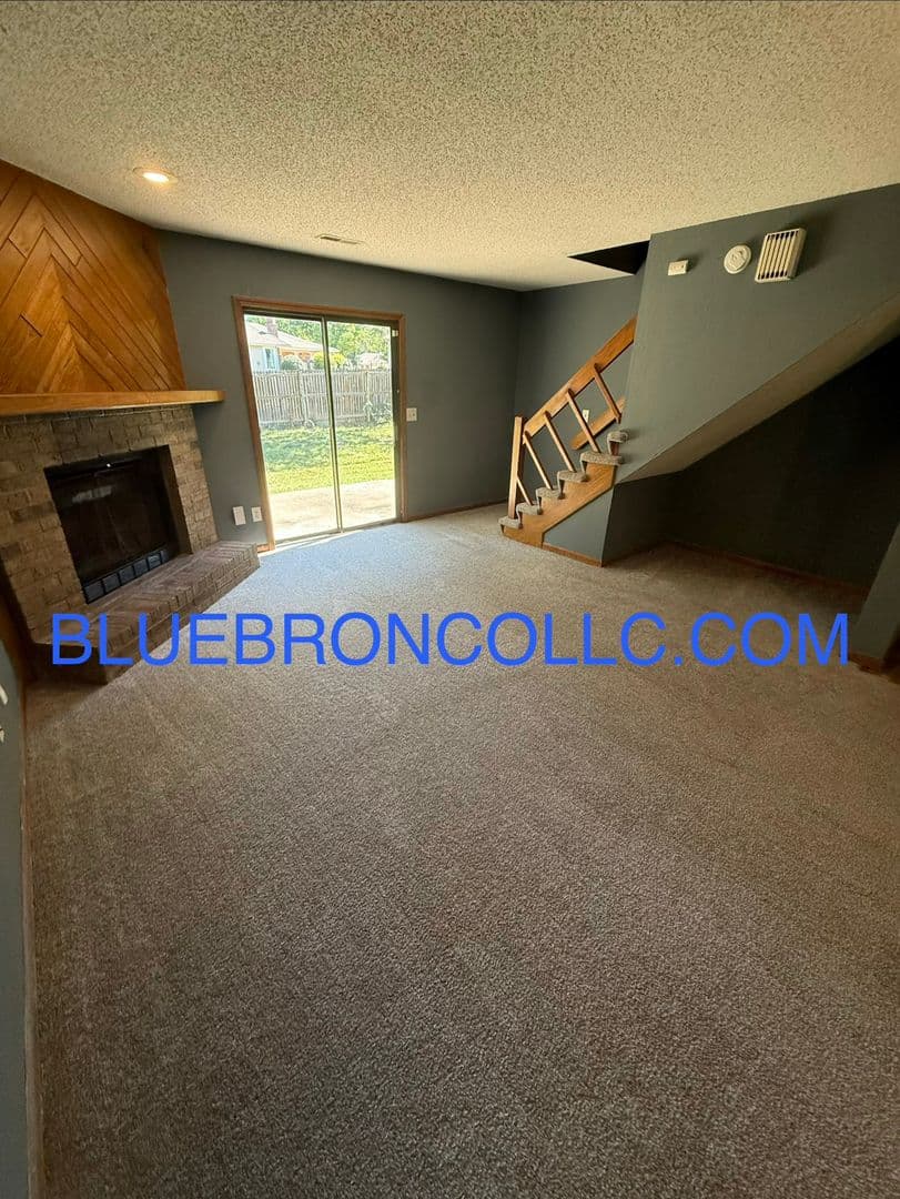Lee's Summit Townhome: 101 SW Oxford Place