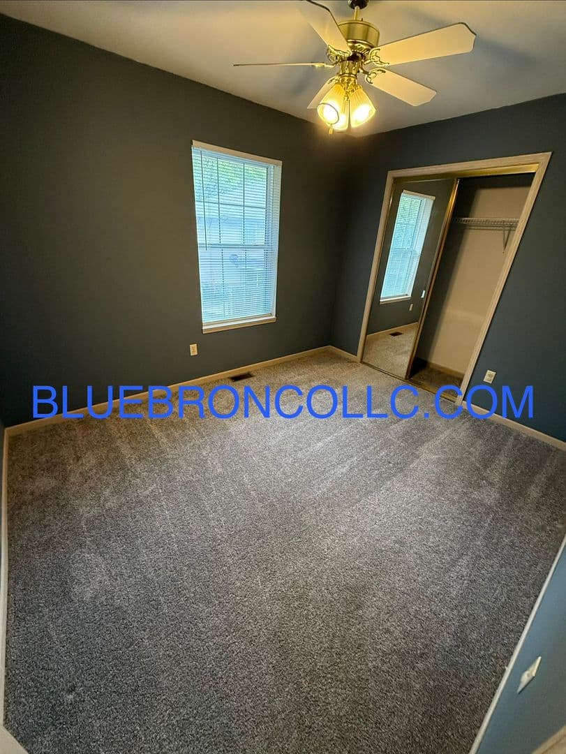 Lee's Summit Townhome: 220 SE Florence Ave