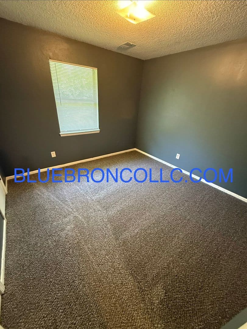 Raymore Townhome: 206 Sky Vue Dr. - C