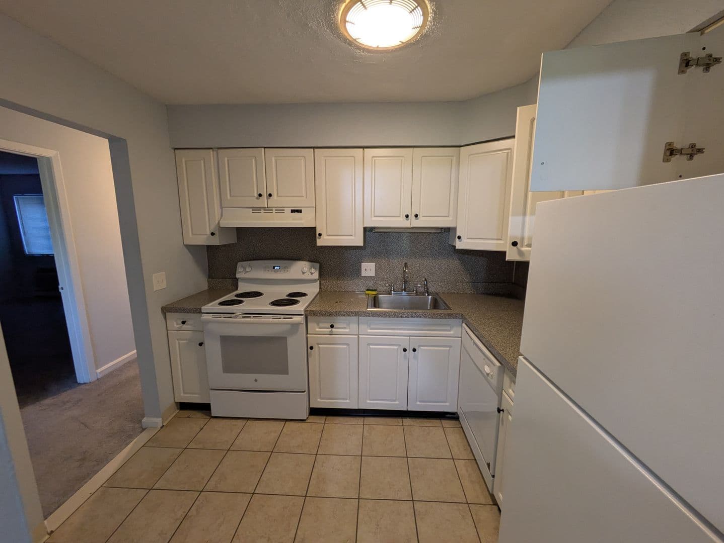 Beacon Falls Apartment: 40 Noe Place