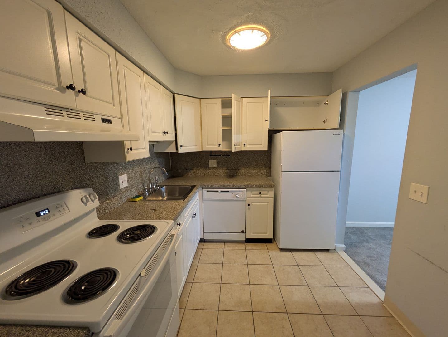 Beacon Falls Apartment: 40 Noe Place