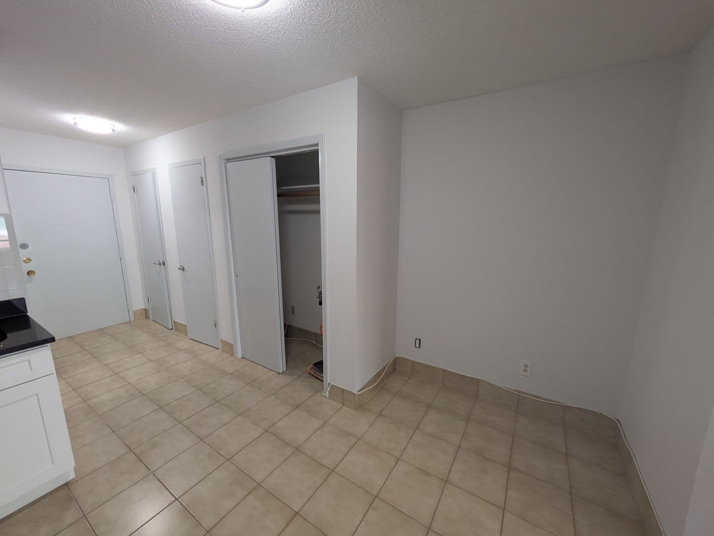 Norwalk Apartment: 289 Main Ave