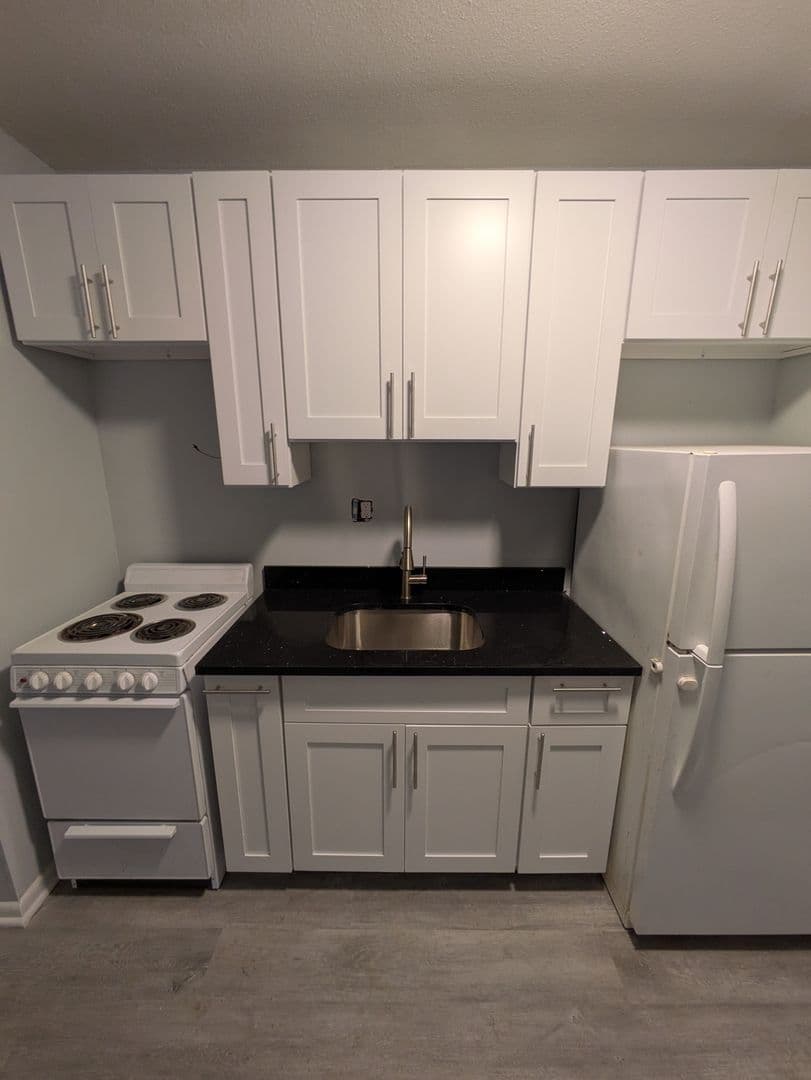 Ansonia Apartment: 15 West Main St